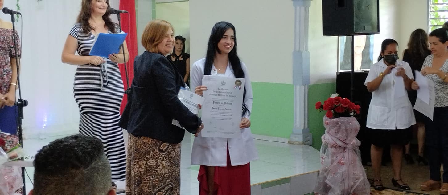 Filial de Ciencias médicas en  Moa, celebra su Cuadragésimo sexta graduación